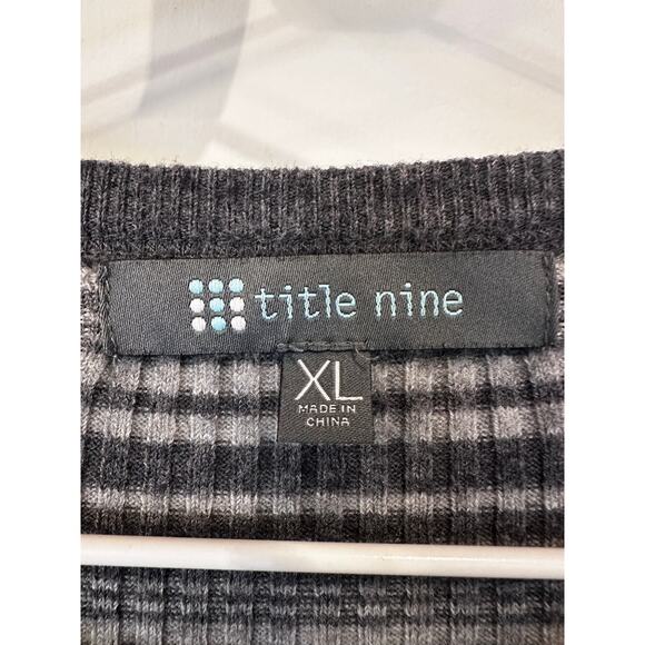 Title Nine Women's XL Merino Wool Gray Lightweight Top - Picture 4 of 6